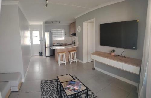 Big Bay Apartment | 122 Big Bay Beach Club