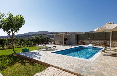 Agia Triada House | 126 m² House ∙ 3 bedrooms ∙ 8 guests
