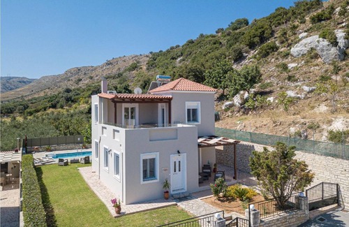 Agia Triada House | 127 m² House ∙ 3 bedrooms ∙ 8 guests