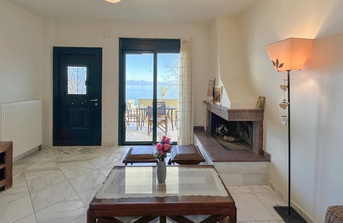 Diakofto House | 130 m² House ∙ 3 bedrooms ∙ 6 guests