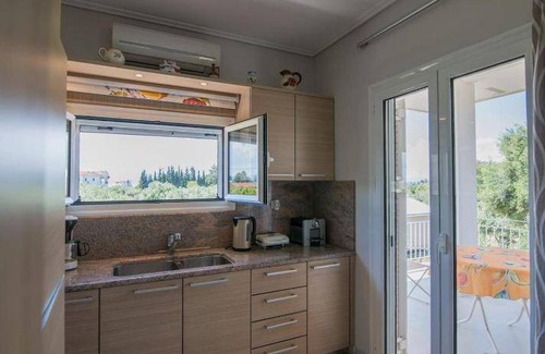 Eretria House | 130 m² House ∙ 5 bedrooms ∙ 6 guests