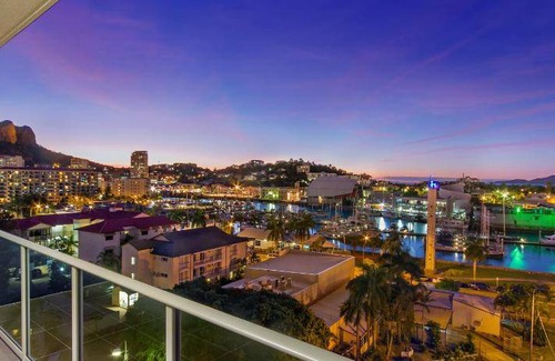 South Townsville Apartment | 133 m² Serviced apartment ∙ 3 bedrooms ∙ 6 guests