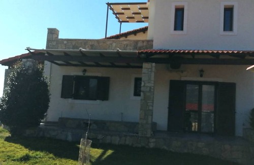 Eratini Villa | 133 m² Villa ∙ 3 bedrooms ∙ 6 guests