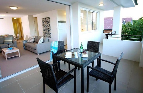 Ascot Apartment | 150 m² Serviced apartment ∙ 3 bedrooms ∙ 127 guests