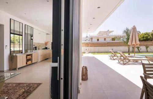 Loutraki Villa | 150 m² Villa ∙ 3 bedrooms ∙ 8 guests