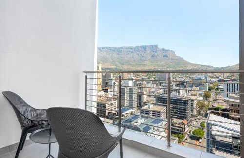 Cape Town City Centre Apartment | 16 on Bree Apartments