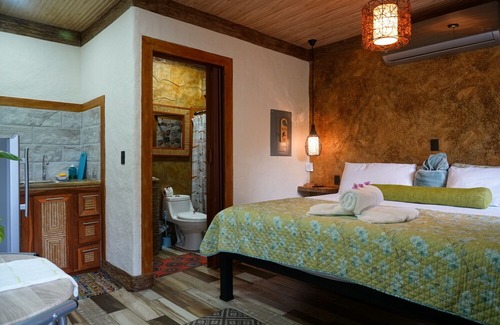 La Fortuna Apartment | #16 Stylish Rustic Studio & Outdoor Jacuzzi