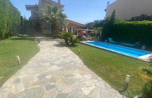 Paiania Resort | 160 m² Resort ∙ 3 bedrooms ∙ 8 guests