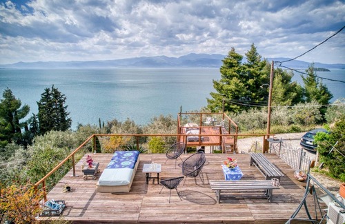 Kamena Vourla Villa | 160 m² Villa ∙ 4 bedrooms ∙ 10 guests