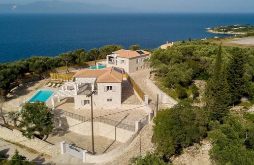 Paxos Villa | 160 m² Villa ∙ 4 bedrooms ∙ 8 guests