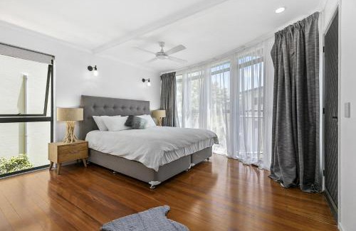 Castaways Beach House | 17 Castaways Cove David Low Way Castaways Beach