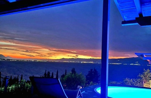 Kamena Vourla House | 170 m² House ∙ 4 bedrooms ∙ 10 guests