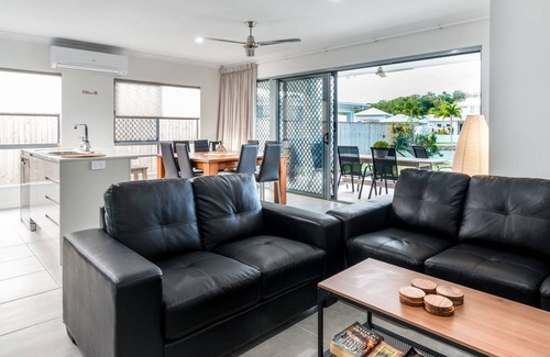 Trinity Beach House | 178 m² House ∙ 3 bedrooms ∙ 7 guests