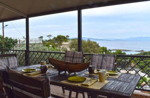 Salamis House | 180 m² House ∙ 3 bedrooms ∙ 8 guests
