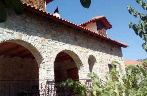 Kalavrita House | 180 m² House ∙ 3 bedrooms ∙ 12 guests