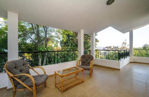 Anavyssos Villa | 180 m² Villa ∙ 4 bedrooms ∙ 9 guests