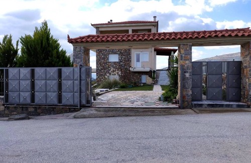 Kymi-Aliveri Villa | 180 m² Villa ∙ 4 bedrooms ∙ 8 guests