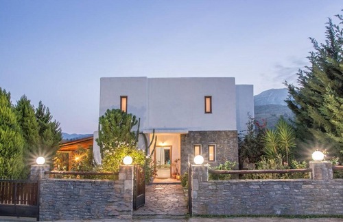 Pemonia Villa | 187 m² Villa ∙ 3 bedrooms ∙ 6 guests