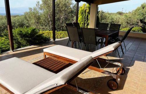 Egira Villa | 188 m² Villa ∙ 4 bedrooms ∙ 9 guests