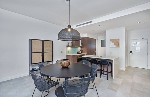Palm Cove Apartment | 2 Bedroom 2 Bathroom Swim Out Apartment in the Temple resort Palm Cove