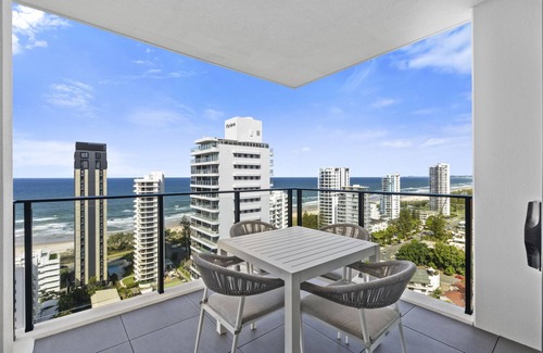 Broadbeach Apartment | 2 Bedroom Apartment with Ocean Views at Opus