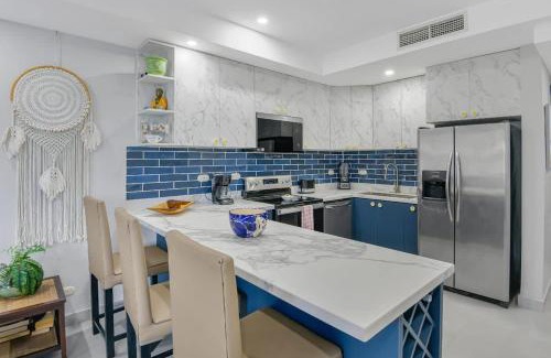 Barrio Los Villalobos Apartment | 2 Bedroom Oceanview Beachfront Condo Jaco Beach