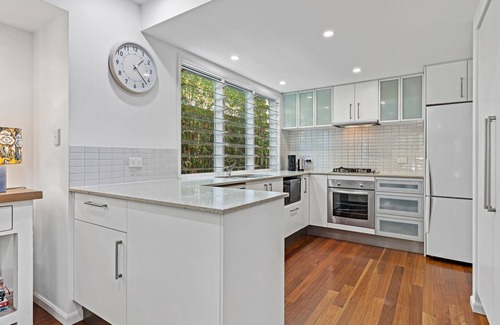 Sunshine Beach House | 2 Ocean Whisper 16 Solway Drive - Dog Friendly Tropical Oasis