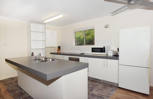Coolum Beach House | 20 Scrub Road, Coolum Beach - Pet Friendly, Linen included