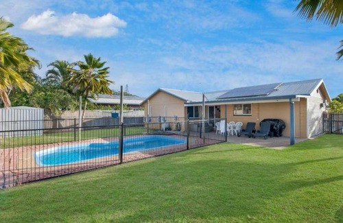 Mount Louisa House | 200 m² House ∙ 3 bedrooms ∙ 7 guests