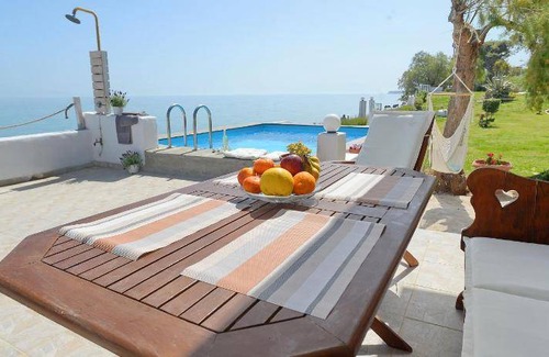 Xylokastro-Evrostina Apartment | 220 m² Apartment ∙ 6 bedrooms ∙ 12 guests