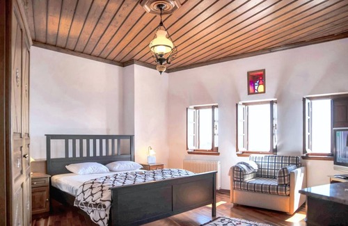 Makrynitsa House | 220 m² House ∙ 4 bedrooms ∙ 10 guests