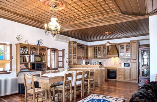 Makrynitsa House | 220 m² House ∙ 4 bedrooms ∙ 10 guests
