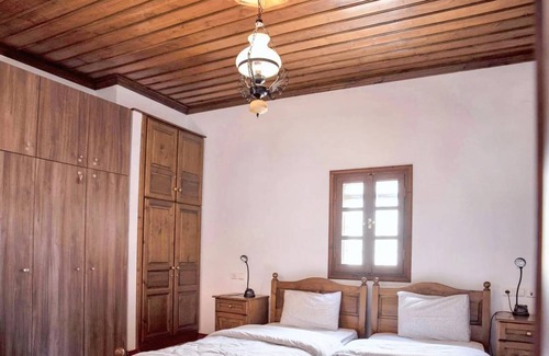 Makrynitsa House | 220 m² House ∙ 4 bedrooms ∙ 10 guests