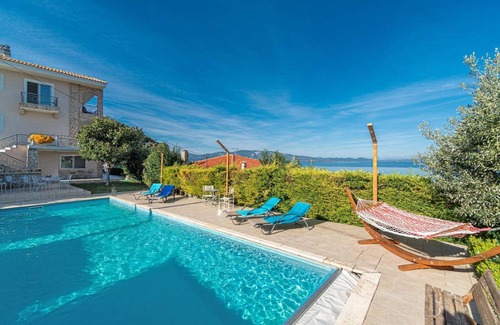 Molos-Agios Konstantinos House | 220 m² House ∙ 7 bedrooms ∙ 14 guests