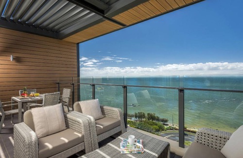 Redcliffe Apartment | 228 m² Serviced apartment ∙ 3 bedrooms ∙ 127 guests