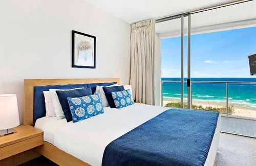 Broadbeach Apartment | 253 m² Serviced apartment ∙ 4 bedrooms ∙ 127 guests
