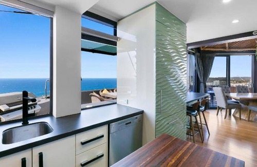 Burleigh Heads Apartment | 259 m² Serviced apartment ∙ 3 bedrooms ∙ 127 guests