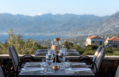 Kitries Resort | 270 m² Resort ∙ 3 bedrooms ∙ 10 guests