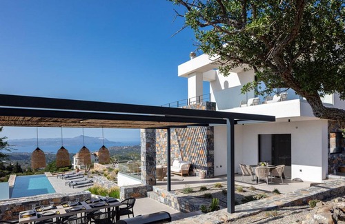 Apokoronas House | 280 m² Farmhouse ∙ 4 bedrooms ∙ 8 guests