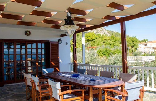 Loutra Oraias Elenis House | 280 m² House ∙ 5 bedrooms ∙ 12 guests