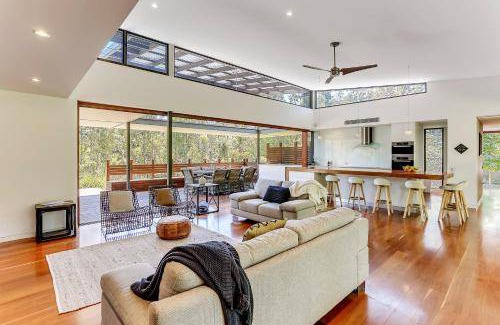 Doonan House | 289 m² House ∙ 4 bedrooms ∙ 8 guests