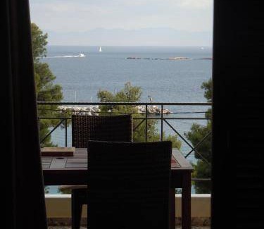 Votsi Villa | 290 m² Villa ∙ 1 bedroom ∙ 13 guests