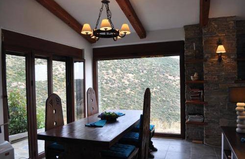 Kymi-Aliveri Villa | 290 m² Villa ∙ 4 bedrooms ∙ 10 guests
