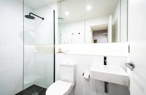 South Brisbane Hotel | 2BR City View Service Apt w Balcony @ Premier Lifestyle South Bank Brisbane
