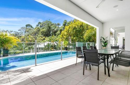 Noosa Heads House | 3 17 Bayview Rd Little Cove
