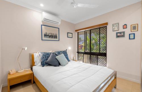 Clifton Beach House | 3-Bed Family Home with Pool & BBQ by the Beach