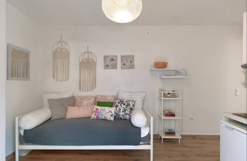 Neos Kosmos Apartment | 30 m² Apartment ∙ 1 bedroom ∙ 2 guests