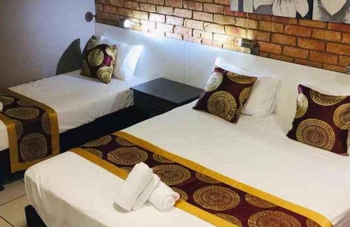 Emerald Hotel | 30 m² Motel ∙ 11 guests