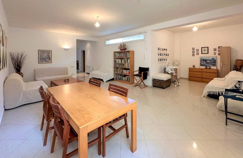 Kontos House | 320 m² House ∙ 6 bedrooms ∙ 12 guests