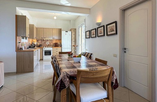Kontos House | 320 m² House ∙ 6 bedrooms ∙ 12 guests